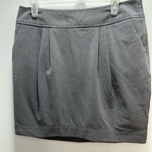 Old Navy gray short skirt